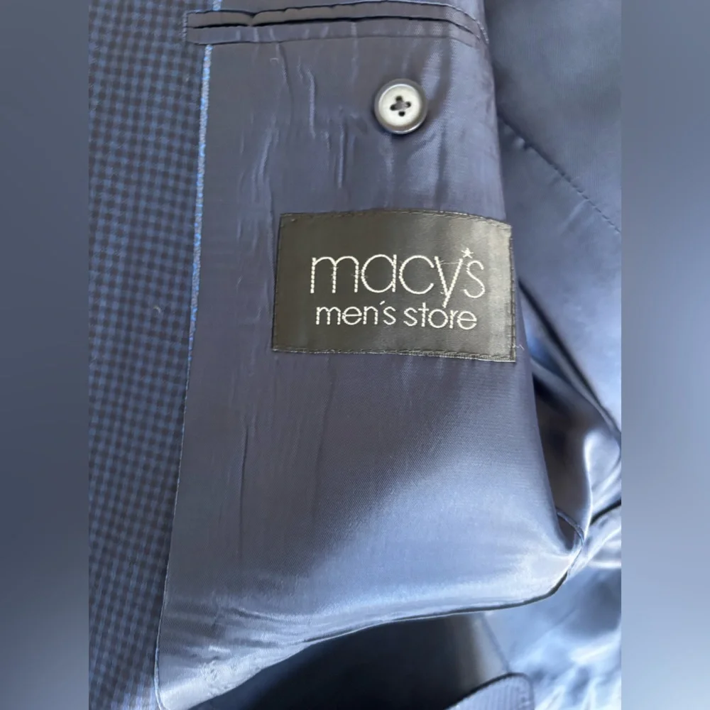 DKNY from Macy's Dark Blue Textured Blazer size 40L in great condition